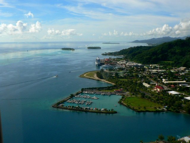 5- Uturoa et sa marina 